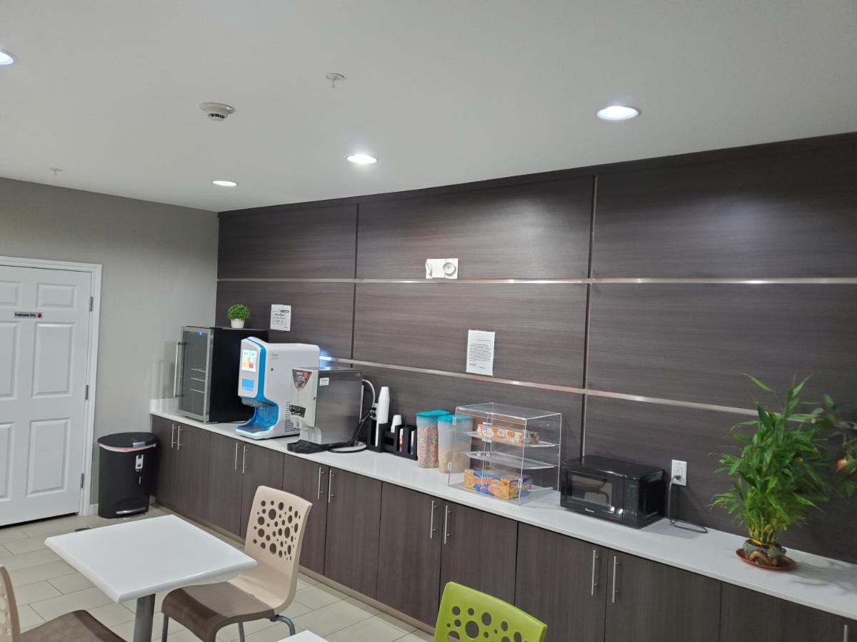Haven Inn & Suites Willowbrook (Adults Only) Хьюстон Экстерьер фото